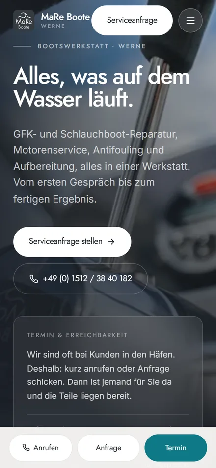 Dieselbe Seite auf einem Telefon, eigenes Layout für den kleinen Bildschirm